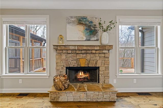 132 Amberleigh Drive, White, GA 30184