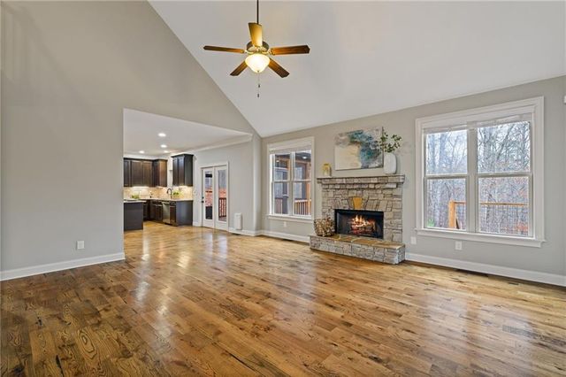 132 Amberleigh Drive, White, GA 30184