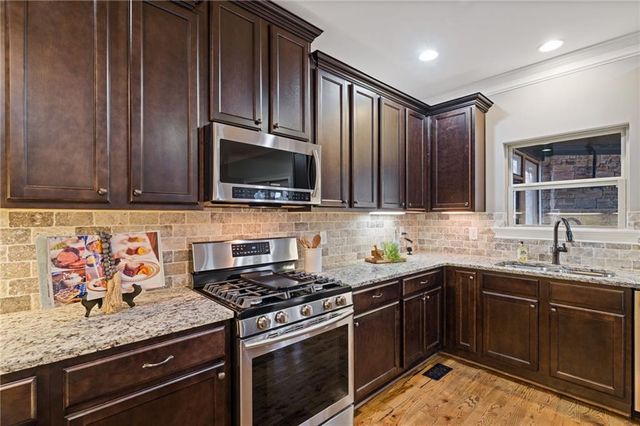 132 Amberleigh Drive, White, GA 30184