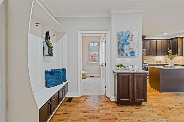 132 Amberleigh Drive, White, GA 30184