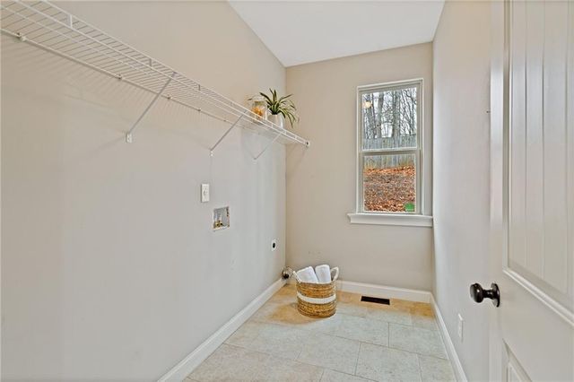 132 Amberleigh Drive, White, GA 30184