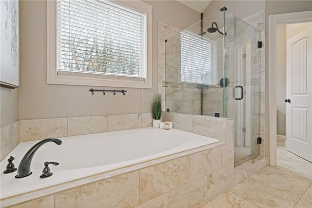 132 Amberleigh Drive, White, GA 30184