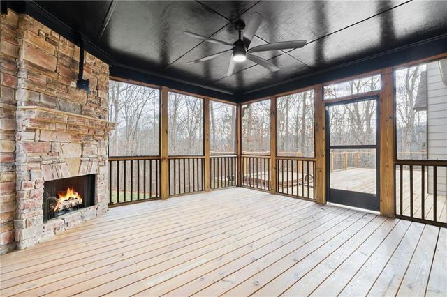 132 Amberleigh Drive, White, GA 30184