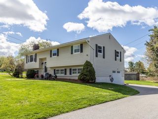 163 Hillside Drive, Williston, VT 05495