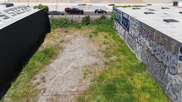 2754 E 7Th St, Oakland, CA 94601