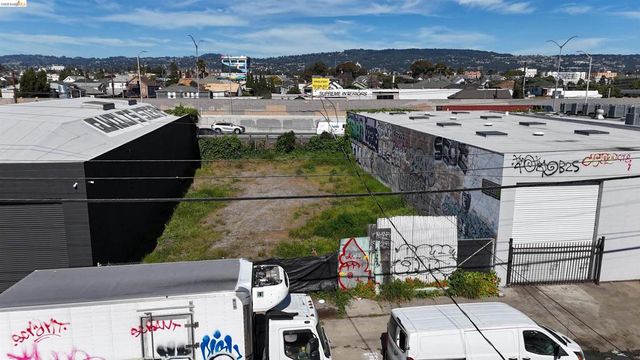 2754 E 7Th St, Oakland, CA 94601