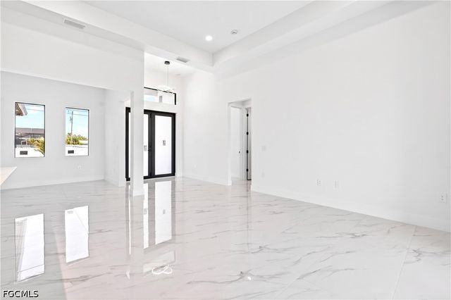 331 NE 15th ST, Cape Coral, FL 33909