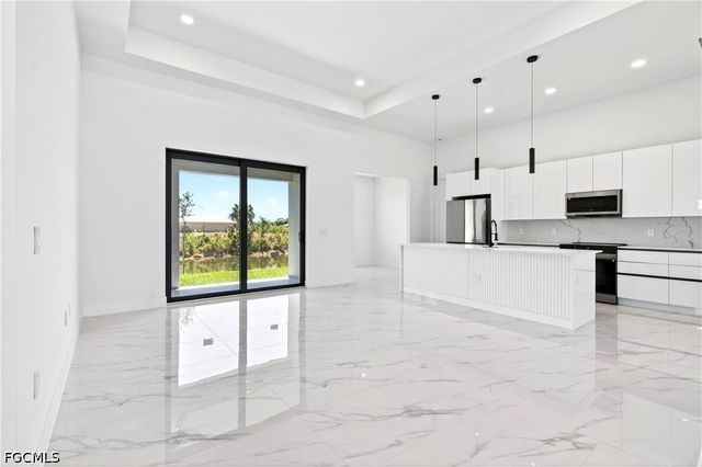 331 NE 15th ST, Cape Coral, FL 33909