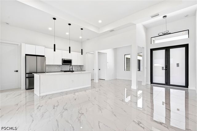 331 NE 15th ST, Cape Coral, FL 33909