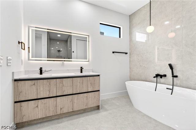 331 NE 15th ST, Cape Coral, FL 33909