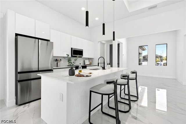 331 NE 15th ST, Cape Coral, FL 33909