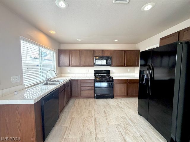 8346 Fame Avenue, Las Vegas, NV 89147