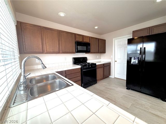 8346 Fame Avenue, Las Vegas, NV 89147