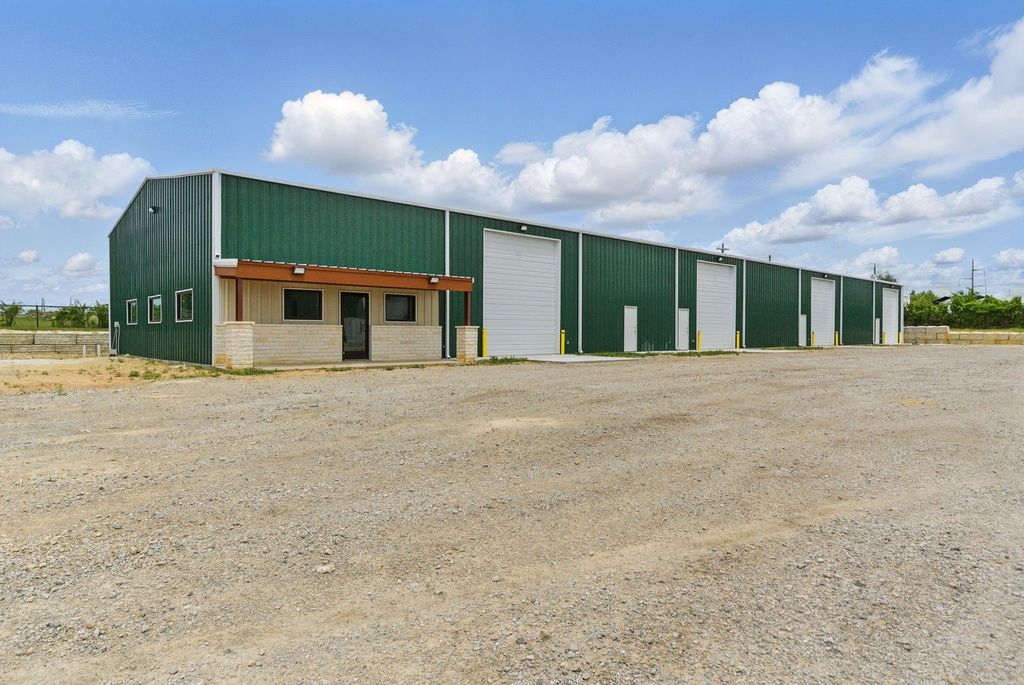 120 W Scenic Trail 2, Weatherford, TX 76088