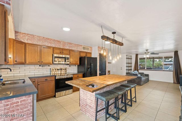 4801 E 4th Street, Tucson, AZ 85711