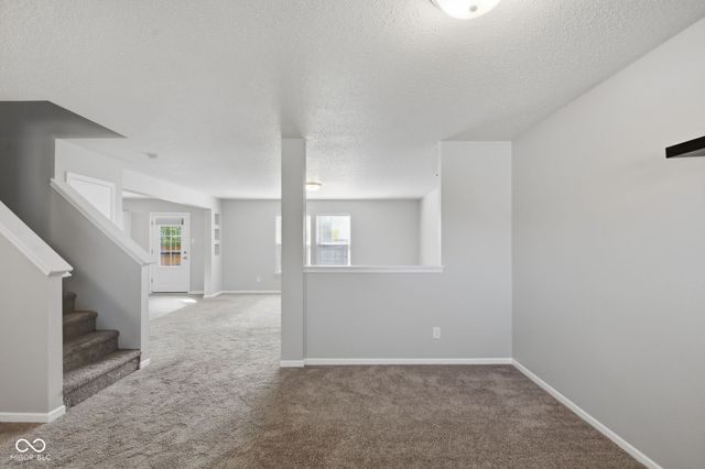 987 Rosemary Circle, Greenfield, IN 46140