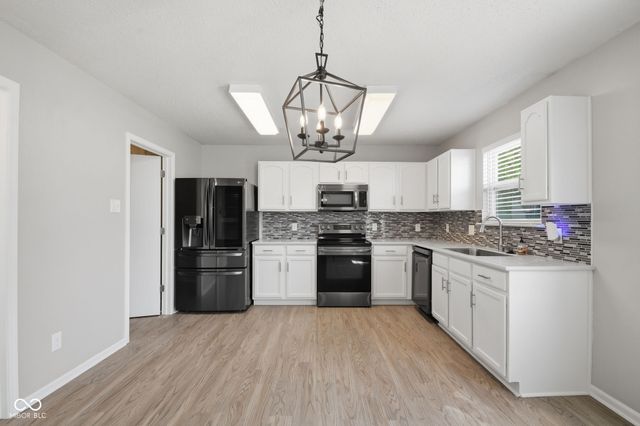 987 Rosemary Circle, Greenfield, IN 46140