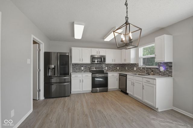 987 Rosemary Circle, Greenfield, IN 46140