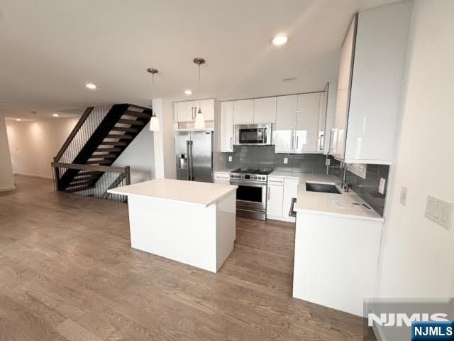 86 W Mahan Street, Tenafly, NJ 07670