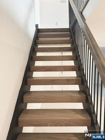 86 W Mahan Street, Tenafly, NJ 07670