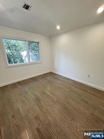 86 W Mahan Street, Tenafly, NJ 07670