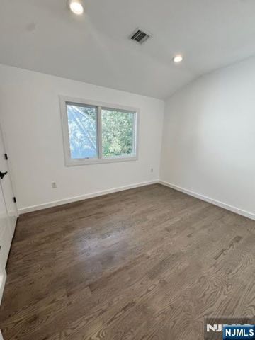 86 W Mahan Street, Tenafly, NJ 07670