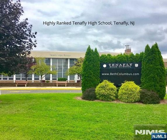 86 W Mahan Street, Tenafly, NJ 07670