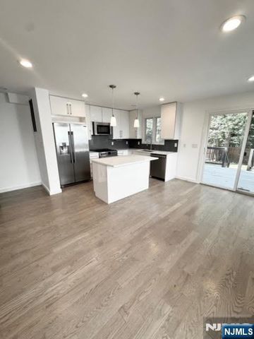 86 W Mahan Street, Tenafly, NJ 07670