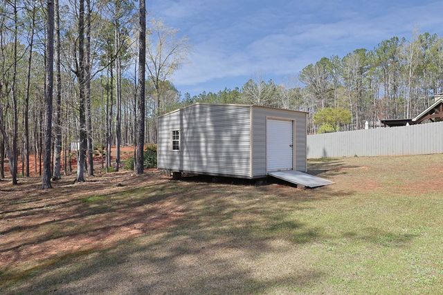 2074 Calhoun Road, Hamilton, GA 31811