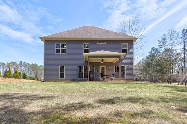 2074 Calhoun Road, Hamilton, GA 31811