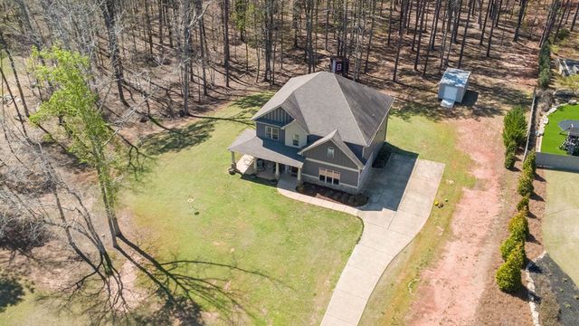 2074 Calhoun Road, Hamilton, GA 31811