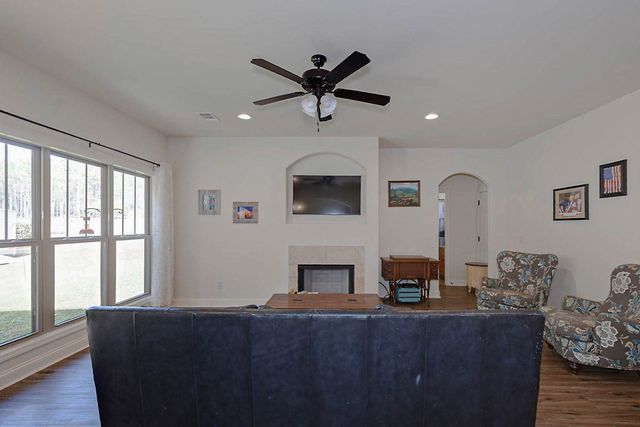 2074 Calhoun Road, Hamilton, GA 31811