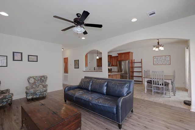 2074 Calhoun Road, Hamilton, GA 31811