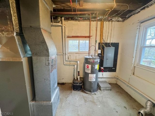 17 Clover Ter, Jefferson Twp., NJ 07849