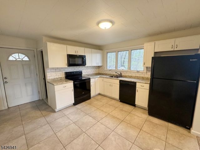 17 Clover Ter, Jefferson Twp., NJ 07849