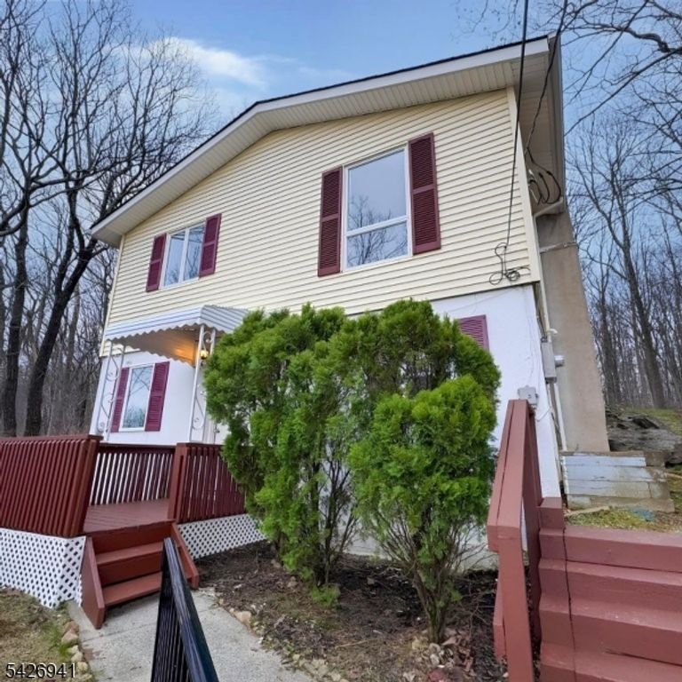 17 Clover Ter, Jefferson Twp., NJ 07849