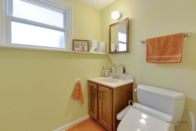 1914 Capital Court, Schaumburg, IL 60193