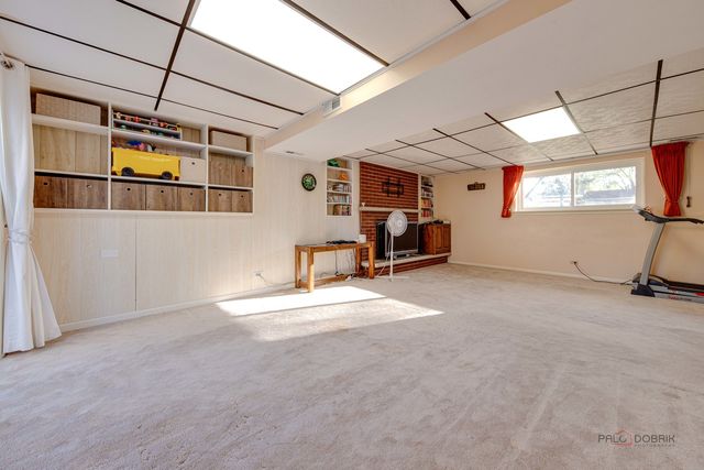 1914 Capital Court, Schaumburg, IL 60193