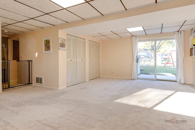 1914 Capital Court, Schaumburg, IL 60193