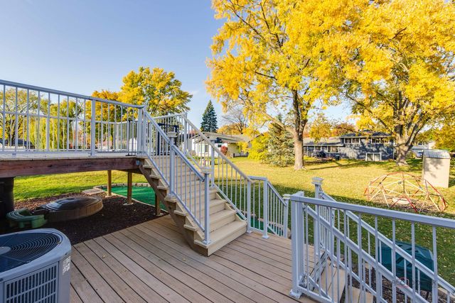 1914 Capital Court, Schaumburg, IL 60193