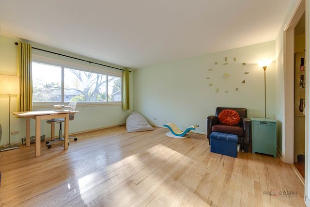 1914 Capital Court, Schaumburg, IL 60193