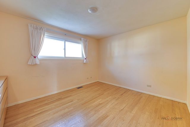 1914 Capital Court, Schaumburg, IL 60193