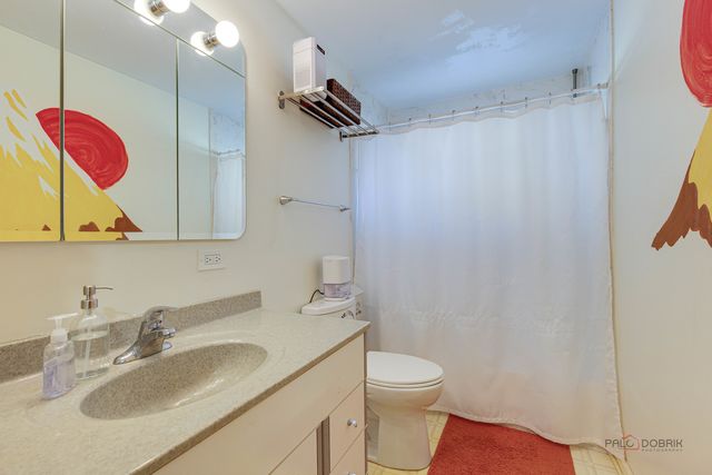 1914 Capital Court, Schaumburg, IL 60193