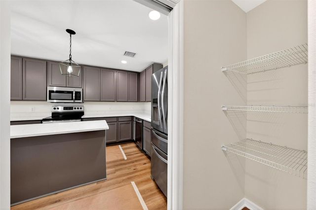 607 THOMAS AVE, Leesburg, FL 34748