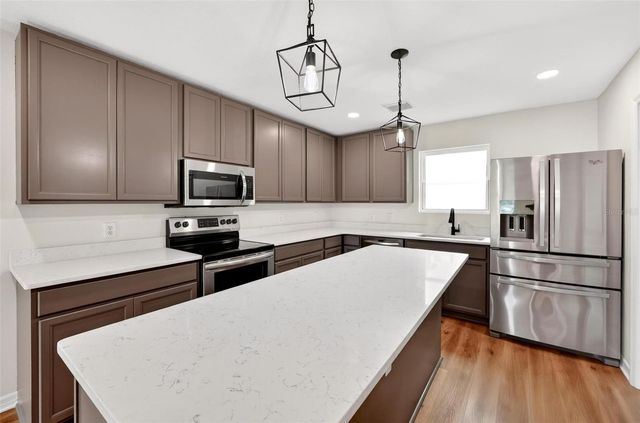 607 THOMAS AVE, Leesburg, FL 34748