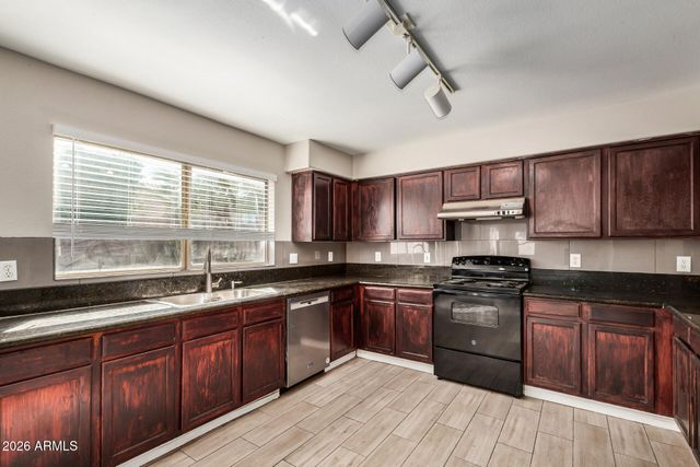 10377 W PICCADILLY Road, Avondale, AZ 85392