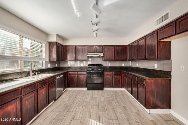 10377 W PICCADILLY Road, Avondale, AZ 85392