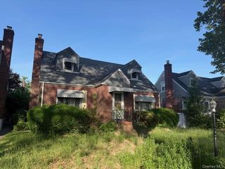 38 Pearl Street, New Hyde Park, NY 11040