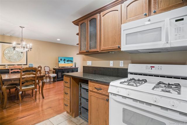 1075 Savoy Drive, Melville, NY 11747