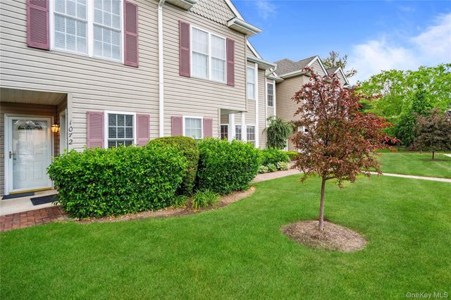 1075 Savoy Drive, Melville, NY 11747
